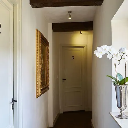 Boutique Bonjour Frühstückspension 4*