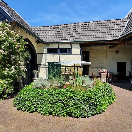 Boutique Bonjour Frühstückspension 4*