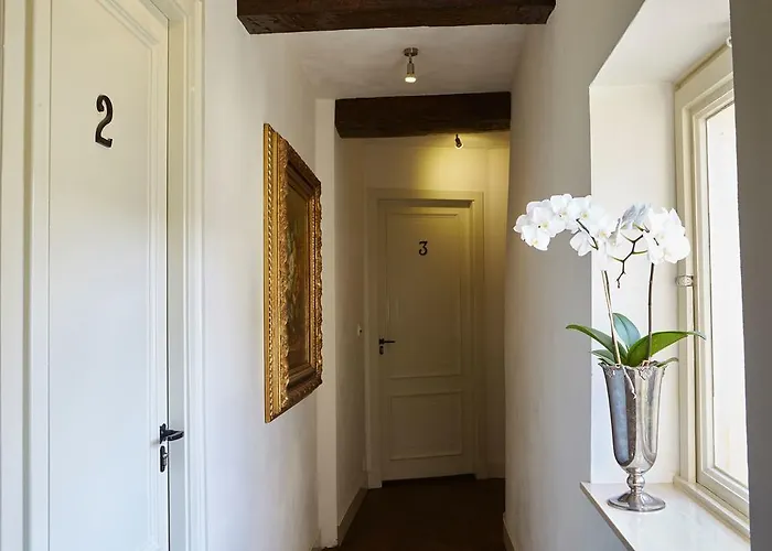 Boutique Bonjour Oda ve Kahvaltı 4*