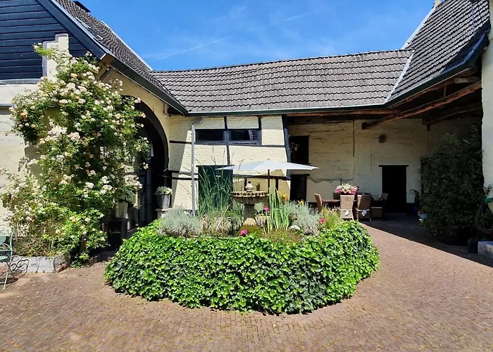 Boutique Bonjour Frühstückspension 4*