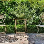 Bed & Breakfast Boutique Bonjour 4*