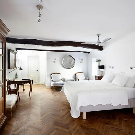 Boutique Bonjour 4*